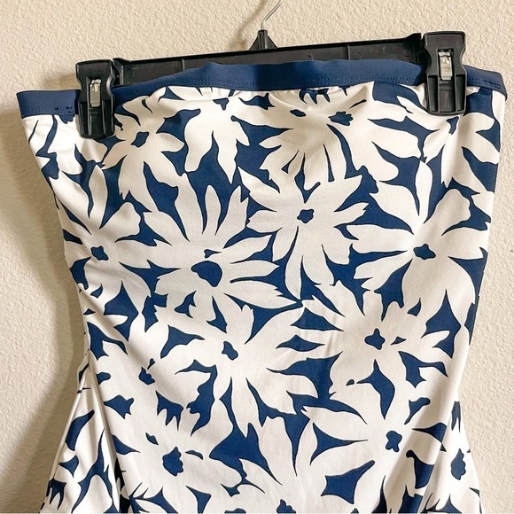 Anne Cole Daisy's Strapless Swimsuit | Size 12 - Picture 8 of 10